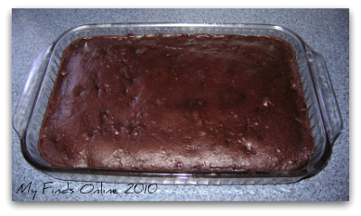 Chocolate Velvet Cake With Cream Cheese Frosting / myfindsonline.com