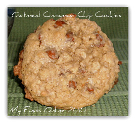 Oatmeal Cinnamon Chip Cookies / myfindsonline.com