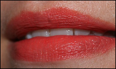 Revlon Moon Drops lipstick Peach Silk swatch
