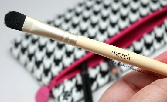 Marsk Flat Eyeshadow Brush / myfindsonline.com