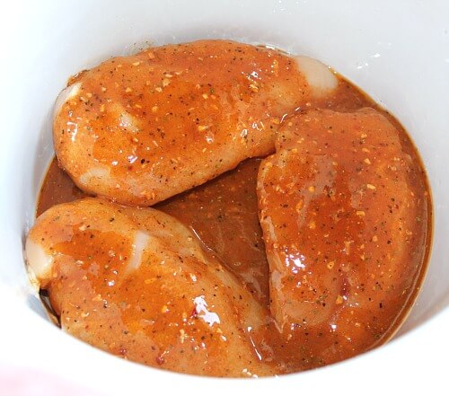 2 Ingredient Brown Sugar Bourbon Crockpot Chicken / myfindsonline.com