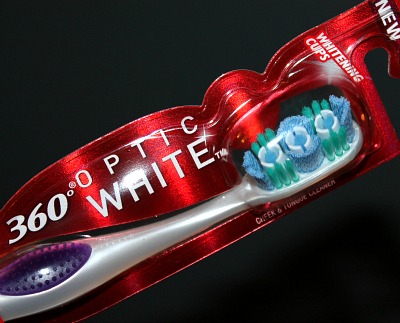 Colgate Optic White toothbrush