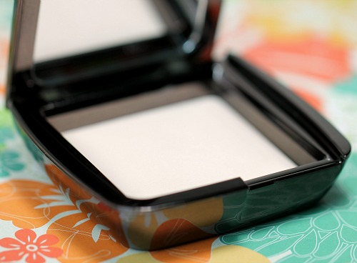 Hourglass Ethereal Light Ambient Lighting Powder