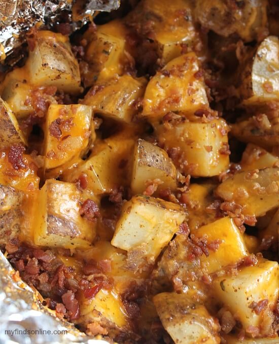 4 Ingredient Crockpot Chili Cheese and Bacon Potatoes