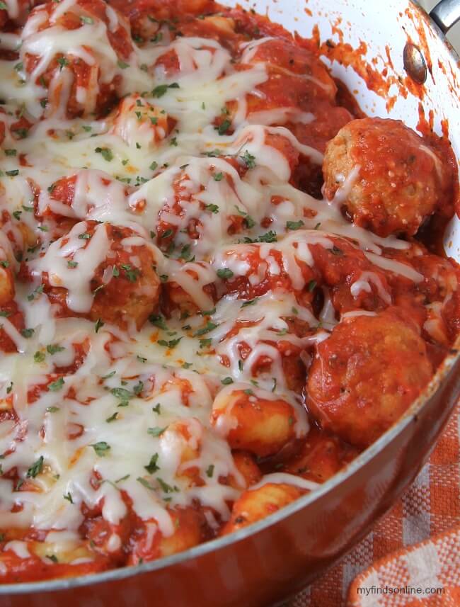 Quick and Easy One Skillet Gnocchi and Meatballs / myfindsonline.com