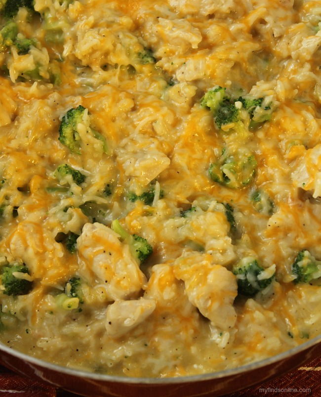 One Pot Creamy, Cheesy Chicken, Broccoli and Rice Skillet / myfindsonline.com